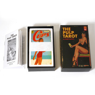 Bộ bài Tarot với viền mạ vàng