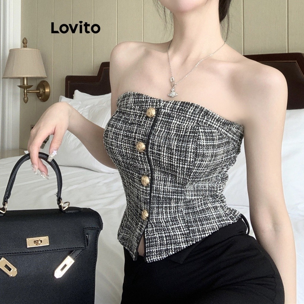 Áo thun Lovito chất vải tuýt phối nút màu trơn thường ngày cho nữ LNE16058 (màu đen và trắng)