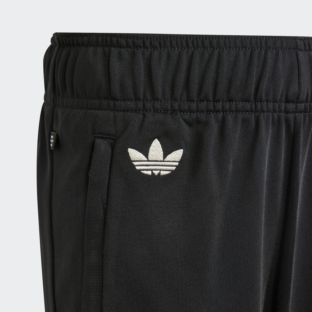 adidas Phong cách sống Quần Track Pant Adicolor Trẻ em Đen HK9695