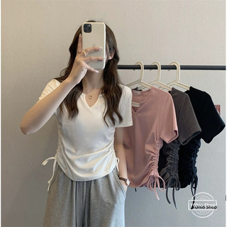 Áo thun ngắn tay cổ chữ V màu trắng dành cho nữ
