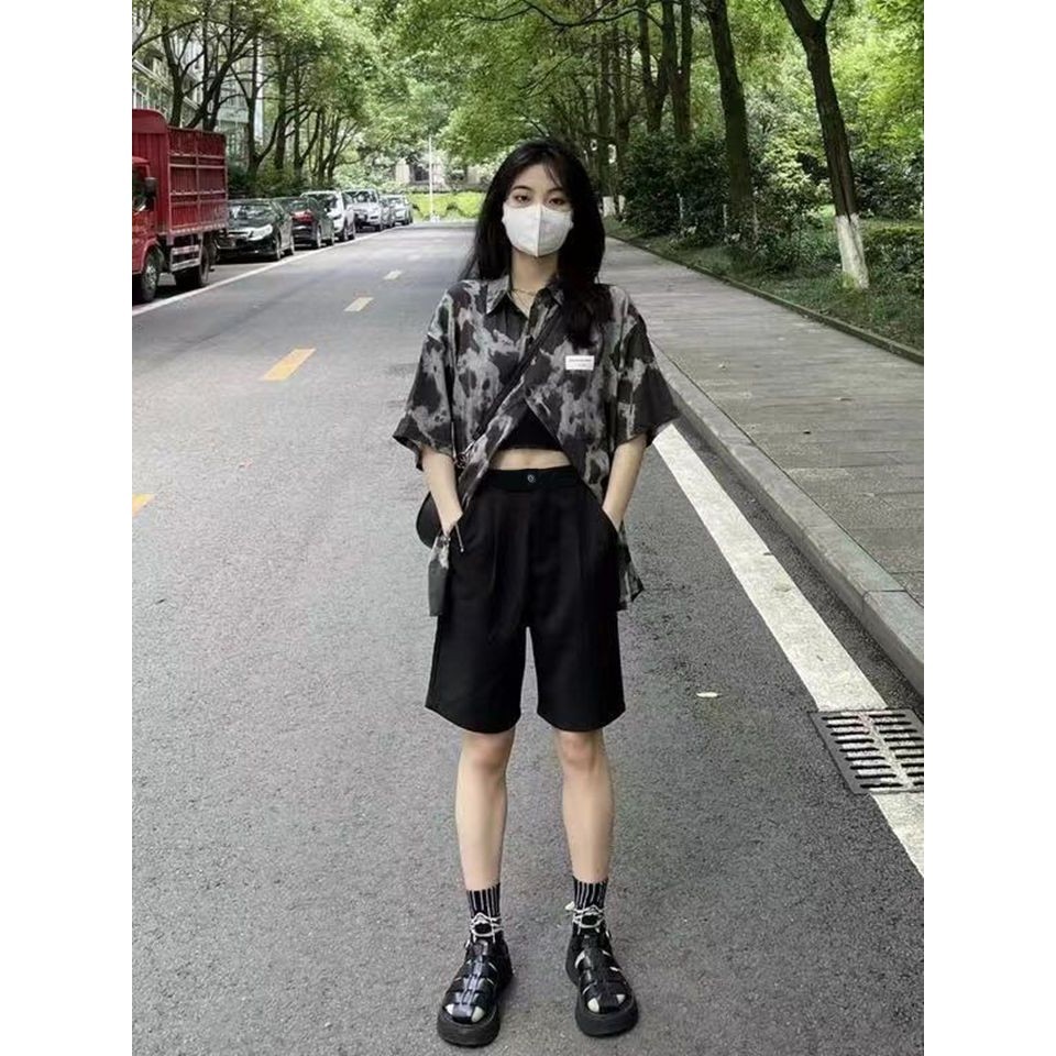 Fried Street Ba Mảnh Phù Hợp Với Nữ Mùa Hè 2022 Phong Cách Mới Áo Sơ Mi Tay Ngắn Phù Hợp Với Quần Short Retro Mặc Rời Hoàng Gia Chị Hợp Thời Trang 3.26.6