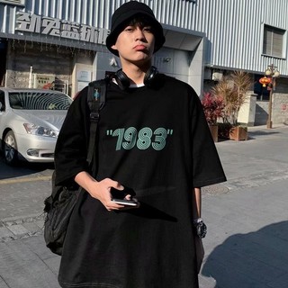 [Plus Size M-8XL] 2024 Nam Quá Khổ Thời Trang Hàn Quốc Rời Mỹ Vintage Số 1983 In Hình Cổ Tròn Tay Ngắn Đa Năng Xu Hướng Trang Phục Cặp Đôi