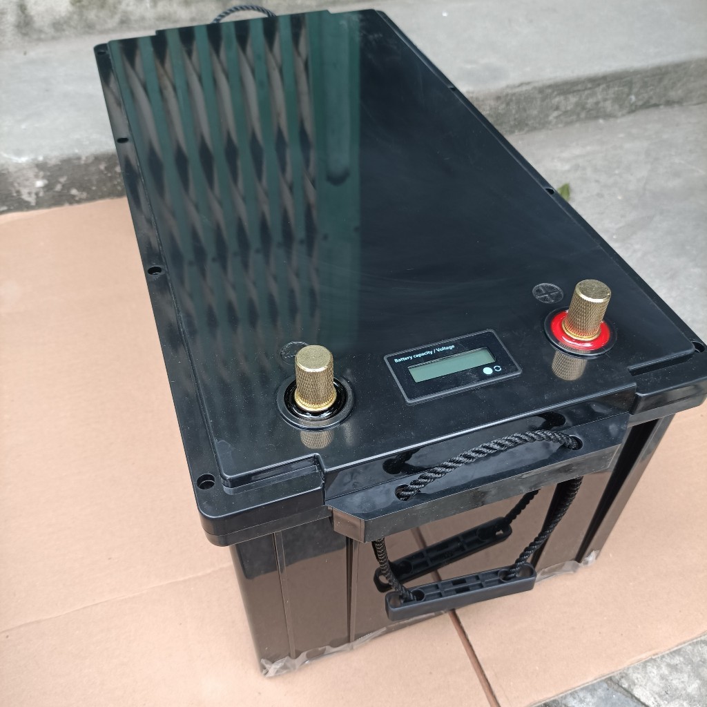 VỎ NHỰA kích thước 200Ah báo pin, lắp được 36 cell 46160 hoặc 78 cell 33140 (lắp vừa cọc m8)