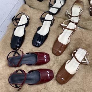 Giày cao gót mũi vuông Giày cao gót nữ Dây đeo khóa phẳng gót vuông Giày cao su PU