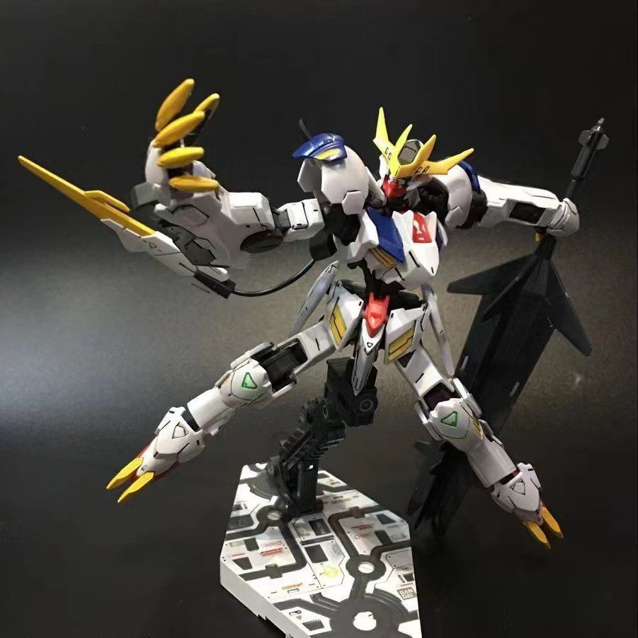 Model cao HG 033 1 / 144 Jagged Barbatos Sirius Emperor GUNDAM Mô hình lắp ráp