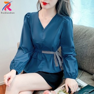 Ruidiandian Áo voan cổ chữ V trắng phong cách Hàn Quốc dành cho nữ Trang phục mùa thu 2024 Thiết kế bộ sưu tập eo mới Xù Phong cách phương Tây Áo sơ mi dài tay