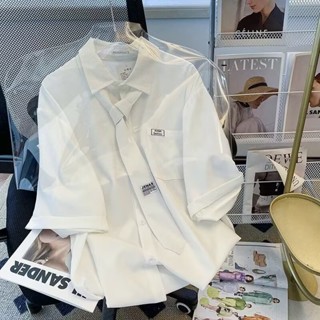 Mùa hè 2024 mới dáng rộng thời trang cặp đôi Hàn Quốc màu trơn đơn giản phong cách đại học Mỹ cao cấp treo cổ đứng giản dị nam màu trắng JK cà vạt áo sơ mi ngắn tay