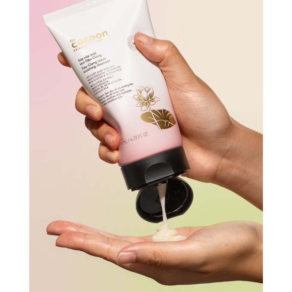 Sữa Rửa Mặt Thuần Chay Sen Hậu Giang Cocoon Hau Giang Lotus Soothing Cleanser Làm Sạch Da Dịu Nhẹ, Giữ Ẩm 140ml