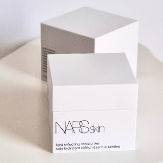 Nars Streaming & Skin Kem dưỡng ẩm & làm đẹp da Kem trang điểm Kem làm trắng da mặt không đậm, dưỡng ẩm và không dầu 50ml