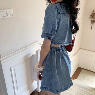 IMAODOU Váy denim khí chất giảm tuổi phong cách Pháp, vừa vặn rộng rãi cho nữ, mùa hè quá khổ, rỗng, eo lộ, thắt lưng, giảm béo hiệu ứng, váy ngắn có dây đeo