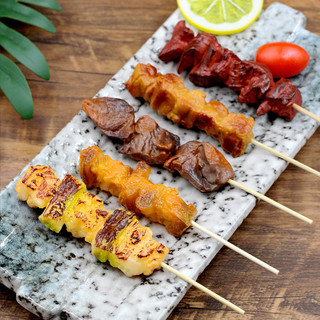 Ẩm thực nhật bản nhân tạo yakitori xiên mô hình thực phẩm giả pvc thịt nướng xiên mô hình cho nhà hàng nhật bản trưng bày nhà bếp trang trí tiệc tại nhà