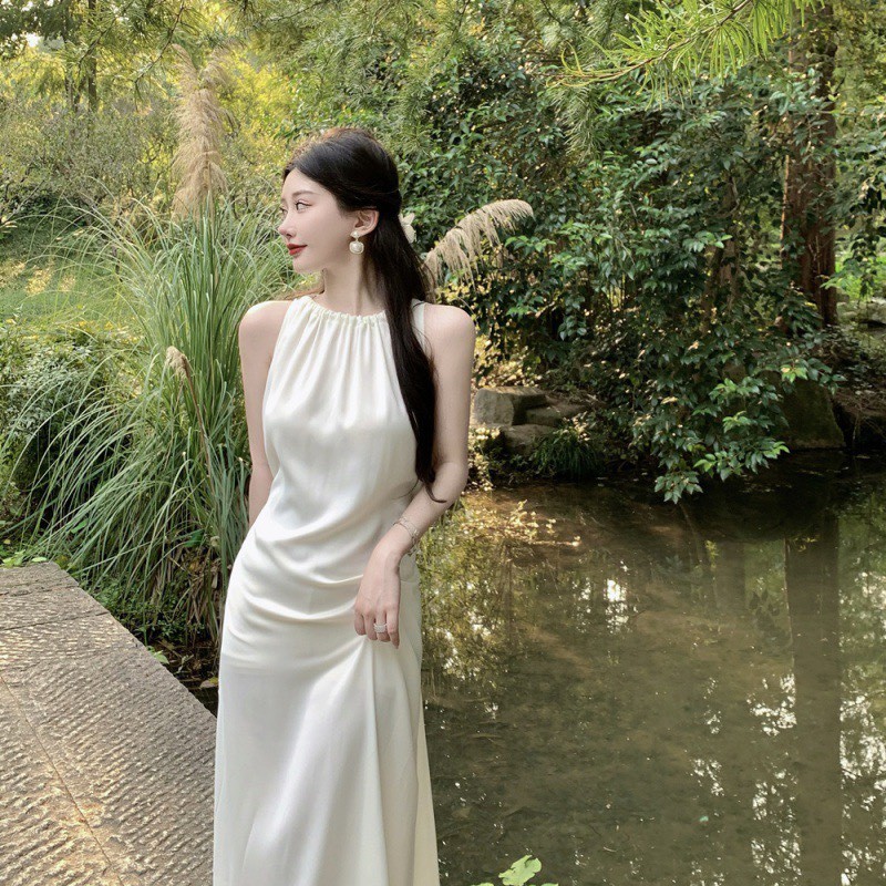Đầm maxi satin thắt eo màu kem siêu sang