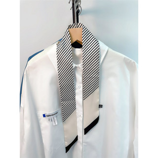 Hàng sẵn có Phong cách mới Dải dài hẹp dành cho nữ Khăn lụa nhỏ Phiên bản Hàn Quốc Sọc hình học phong cách mới dành cho nữ Khăn lụa nhỏ văn học Túi buộc dây Ruy băng Tay cầm Dây buộc tóc Khăn quàng cổ nhỏ đa chức năng Khăn lụa nhỏ ruy băng Khăn quàng cổ d