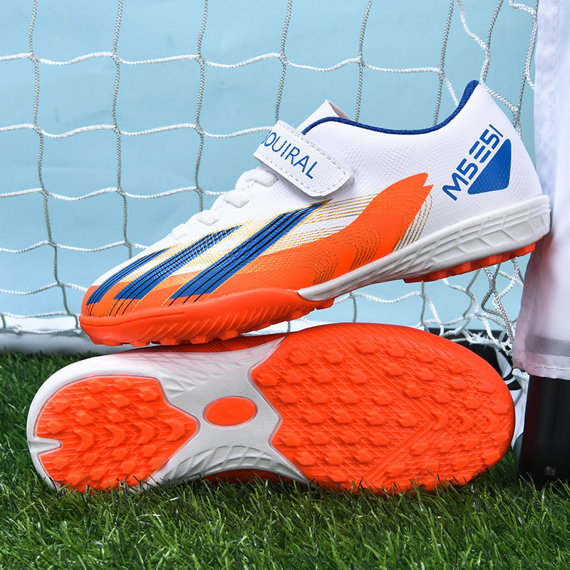 Giày thể thao trẻ em mới Futsal Giày bóng đá đào tạo chuyên nghiệp Giày bóng đá siêu nhẹ chống trượt