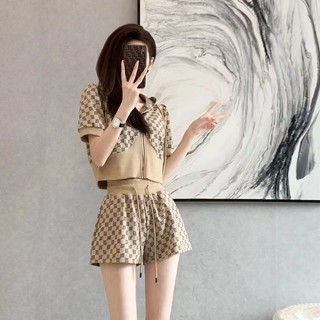 Bộ kẻ sọc thường ngày mùa hè mới dành cho nữ Áo Hoodie ngắn tay có mũ trùm đầu thời trang + Quần Short ống rộng và giảm béo lưng cao Bộ hai mảnh Bộ thể thao học sinh YOJY