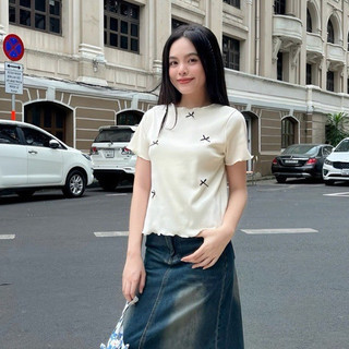 Áo kiểu nữ tay ngắn cổ tròn phối nhiều nơ nhỏ xinh xắn chất thun gân tăm ruby mịn mát- A295 alisa
