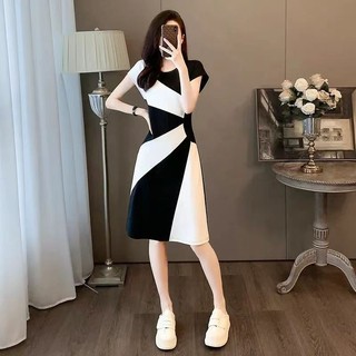 Mùa Hè 2025 Phong Cách Mới Đầm Pháp Tính Khí Mỏng Hơn Nhìn Cao Cấp Hẹp Eo Đen Trắng Khâu Váy Thường Ngày