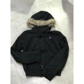 Áo khoác vải dạ có khóa kéo màu đen của Paris Blues có viền lông size S (Mỹ)