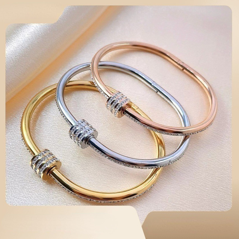 Thiết Kế Eo Nhỏ Thép Titan Bé Gái Vòng Tay Mạ Vàng 18k Thép Titan Siêu Flash Trang Sức Ánh Sáng Sang