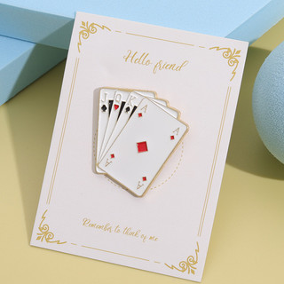 Hoạt hình poker chân mũ kẹp trâm cài sáng tạo thẻ poker trâm cài huy hiệu ve áo kim loại chân quần áo ba lô mũ phụ kiện quà tặng