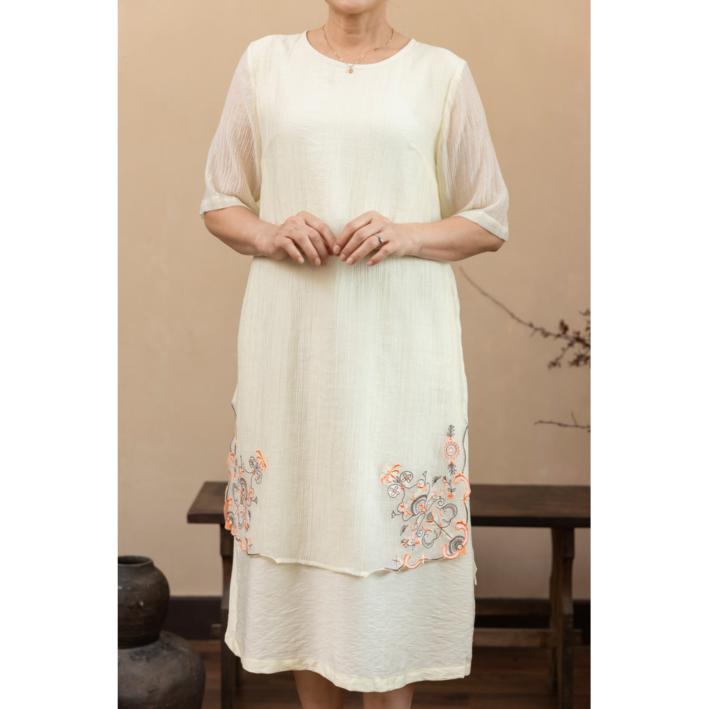 M COLLECTION | Váy Đầm Nữ Trung Niên Tặng Mẹ Suông Vải Tơ Xốp 2 Tà Tay Lỡ Thêu Hoa Đi Tiệc D12311 | BigBuy360 - bigbuy360.vn