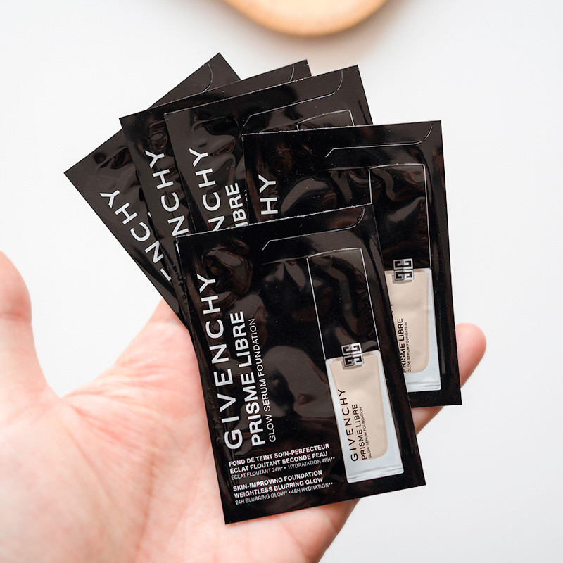 Kem nền dạng lỏng tinh chất Streamer Givenchy Star Streamer