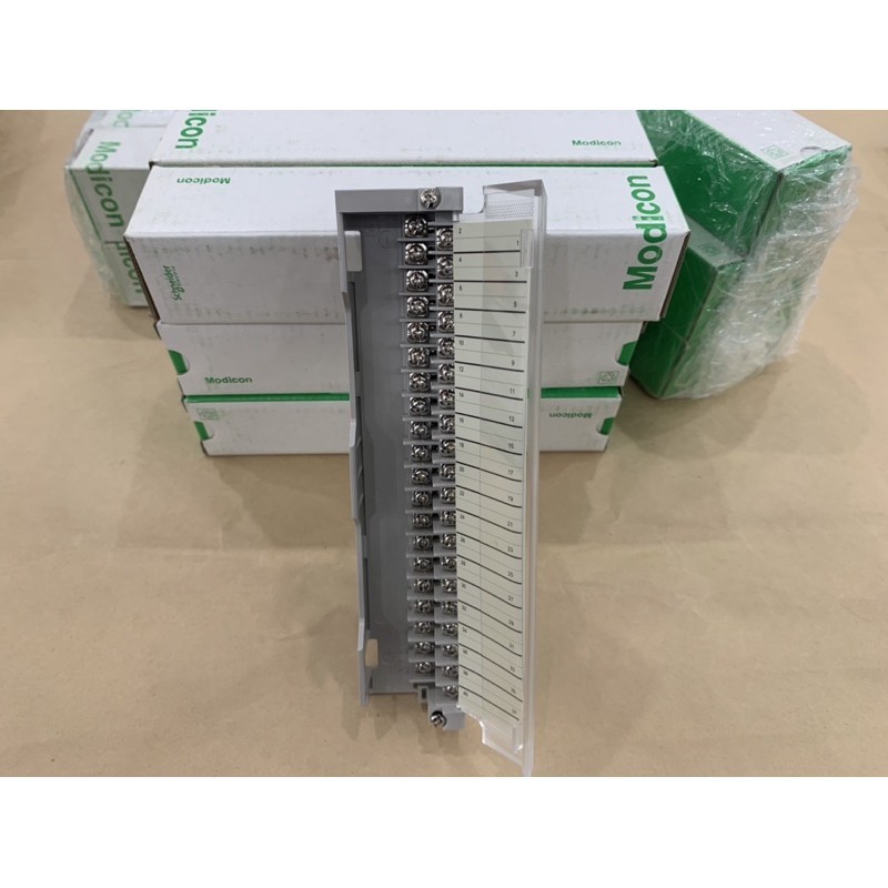 Cầu đấu PLC SCHNEIDER 140XTS00200 Japan vỏ xanh