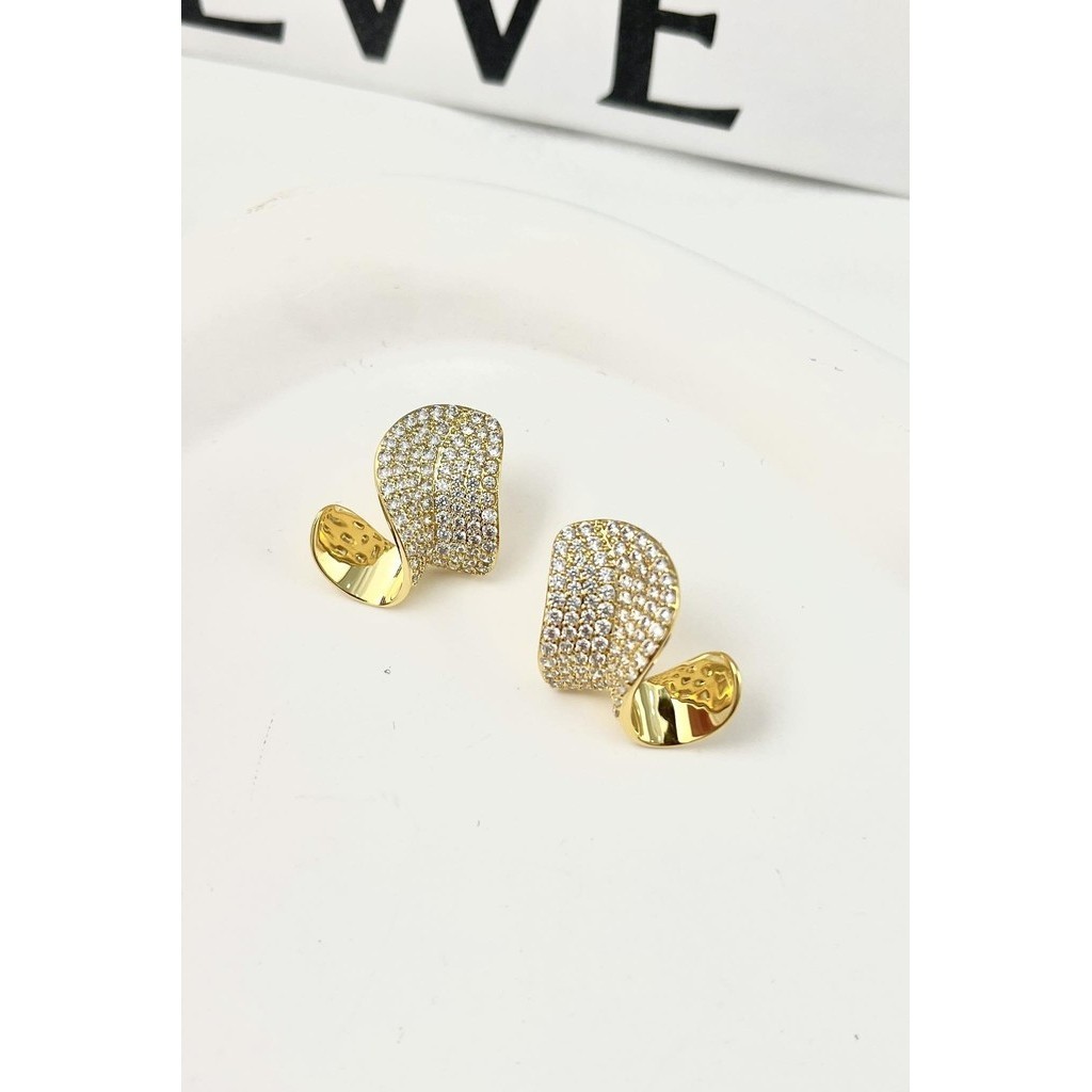 Khuyên tai hình xoắn ốc đính đá BT072