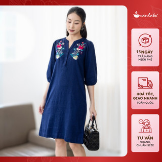 - Váy Đầm Vải Linen Cao Cấp Cổ Trụ Cài Nút Tay Bí Lỡ Phom Suông Thêu Họa Tiết Hoa Đối Xứng - D11459