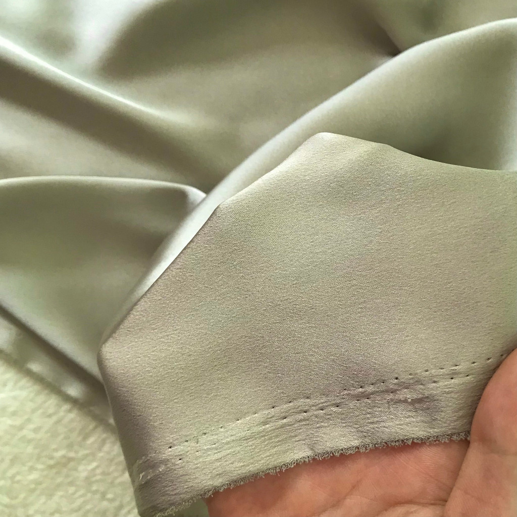 Vải Lụa Bóng Màu Xám - Chất Mỏng, Mềm Rũ, Láng Bóng, Giãn Nhẹ - Khổ 1m5 - Làm Lót, May Áo Kiểu
