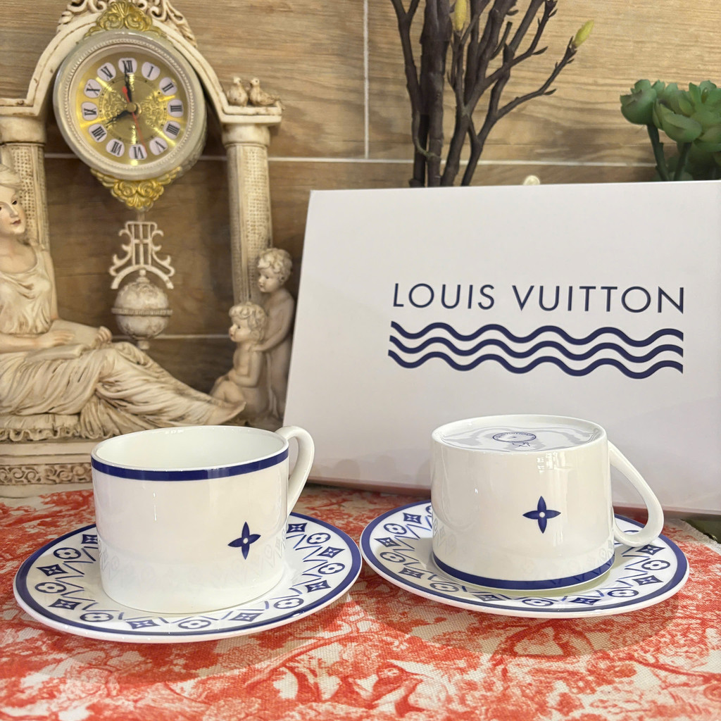 Bộ 2 ly kèm dĩa lót Louis Vuitton-Set of 2 Louis Vuitton cups and saucers