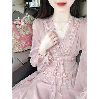 Qianqian Nữ Sản Phẩm Mới Tóc Thẳng Màu Hồng Đầm Mùa Hè Pháp Nhẹ Nhàng Ngọt Ngào Giảm Tuổi Tay Trumpet Cổ Chữ V Eo hẹp Ôm Hơn Nhìn Siêu Cổ Tích