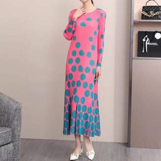 Xếp Ly Miyake 2024 Thu Đông 2024 Chấm Bi Đầm Retro Thời Trang Váy Dài Kích Thước Lớn Rời Ôm Hơn Nhìn Váy Quần Áo Nữ