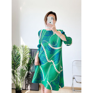 Miyake Xếp Ly Đầm 2024 Phong Cách Mới Thời Trang Sang Trọng Ngày Lễ Phong Cách Đầm Sang Trọng Kích Thước Lớn In Màu Vàng Đầm Nữ