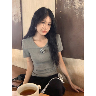 Mùa hè Ba Chiều Thiết Kế Hoa Ve Áo Thời Trang Đơn Giản Màu Trơn Ngắn Tay T-