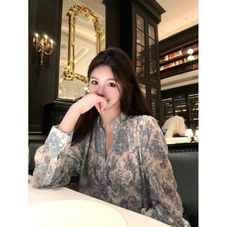 Retro Mới Phong Cách Trung Hoa Mực In Hình Cổ Chữ V Voan Top Nữ Mùa Hè 2025 Mới Sang Trọng Thời Trang Mỏng Phong Cách Chống Nắng Áo Sơ Mi