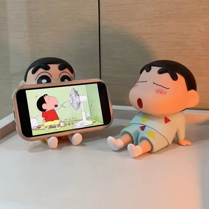 Dễ Thương Crayon Shin-chan Giá Đỡ Điện Thoại Di Động Hoạt Hình Để Bàn Đồ Trang Trí Quà Tặng Tiếp Liệu