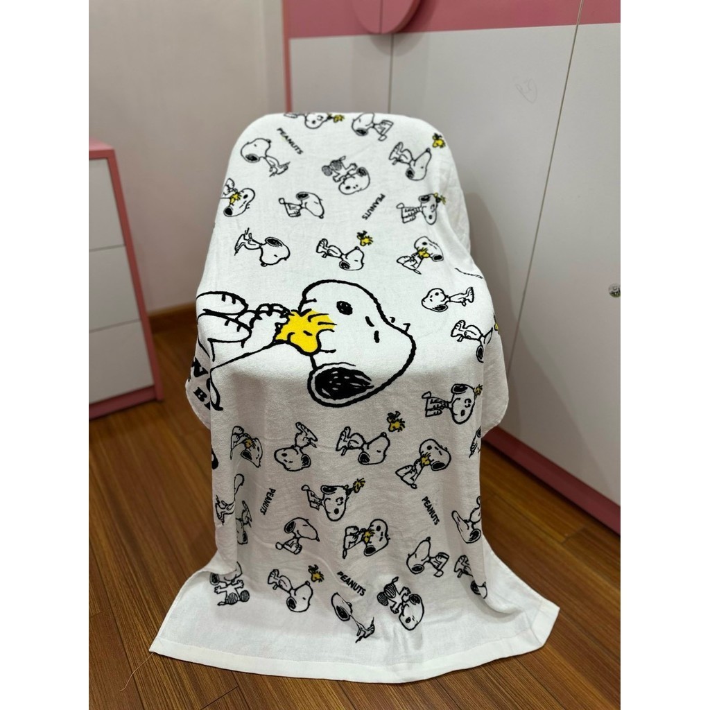 Khăn tắm chú chó snoopy