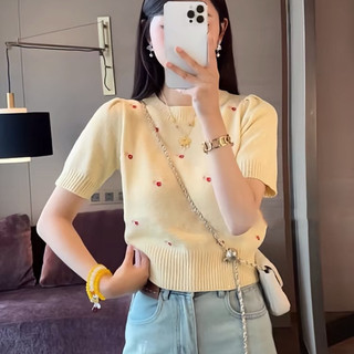 Mùa Hè 2024 Phong Cách Mới Chính Hãng Vai Độc Đáo Thiết Kế Siêu Đẹp Ngắn Top Hồng Áo Thun Tay Ngắn Quần Áo Nữ