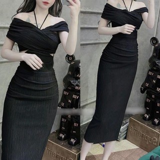 Đầm xốp gấp vai bản hở 1 bên vai dây đeo cổ ôm body dáng dài cực xᶖnh , chất thun xốp dày dặn