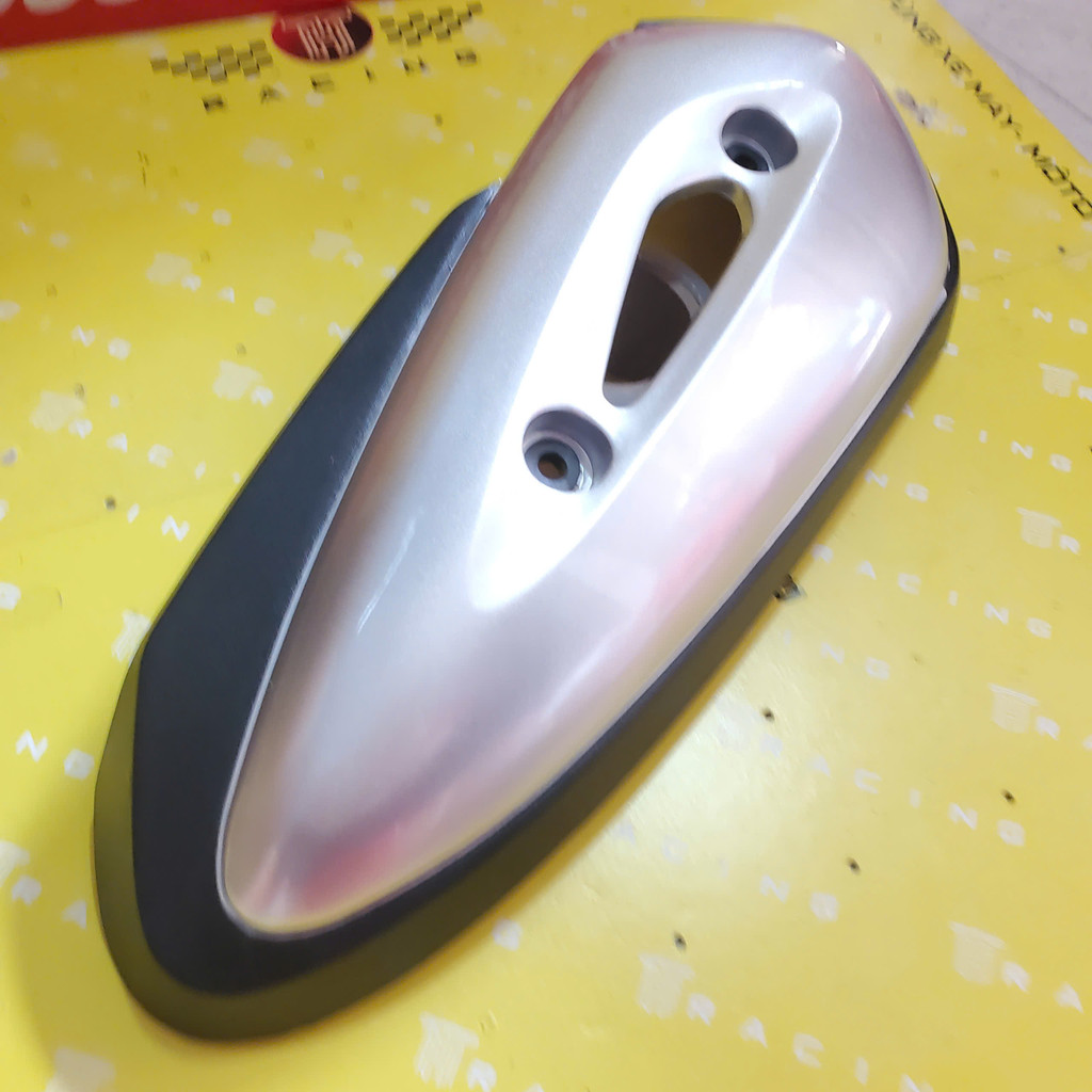 Ốp pô SH Mode 20 - che pô SH Mode 2020 kèm ốc inox và lông đền đỏ loại tốt (MS02)