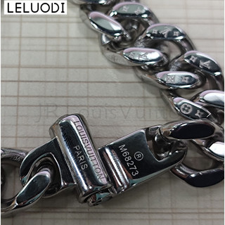 Vòng tay bạc khắc chữ Monogram