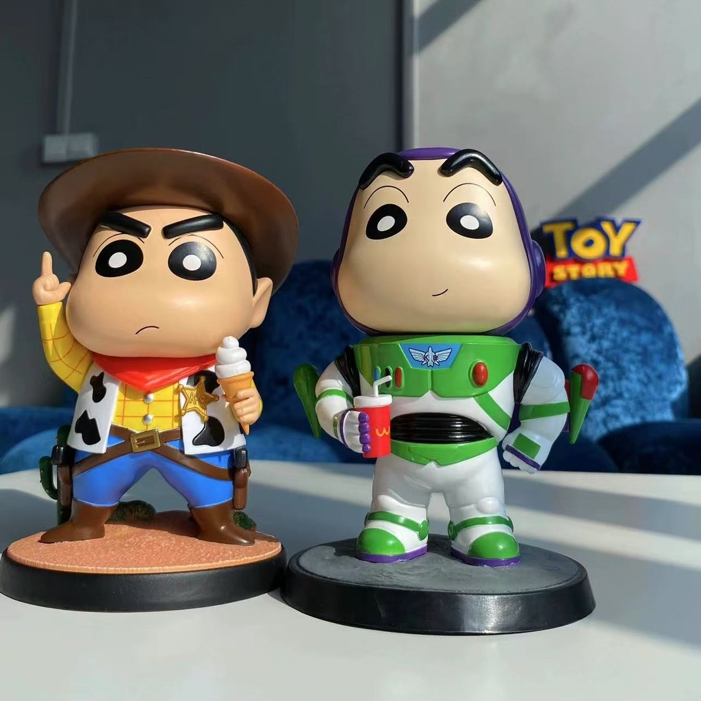 Đồ chơi cosplay sáng tạo Crayon Shin-chan, tượng Woody, búp bê hoạt hình Buzz Lightyear, đồ trang tr