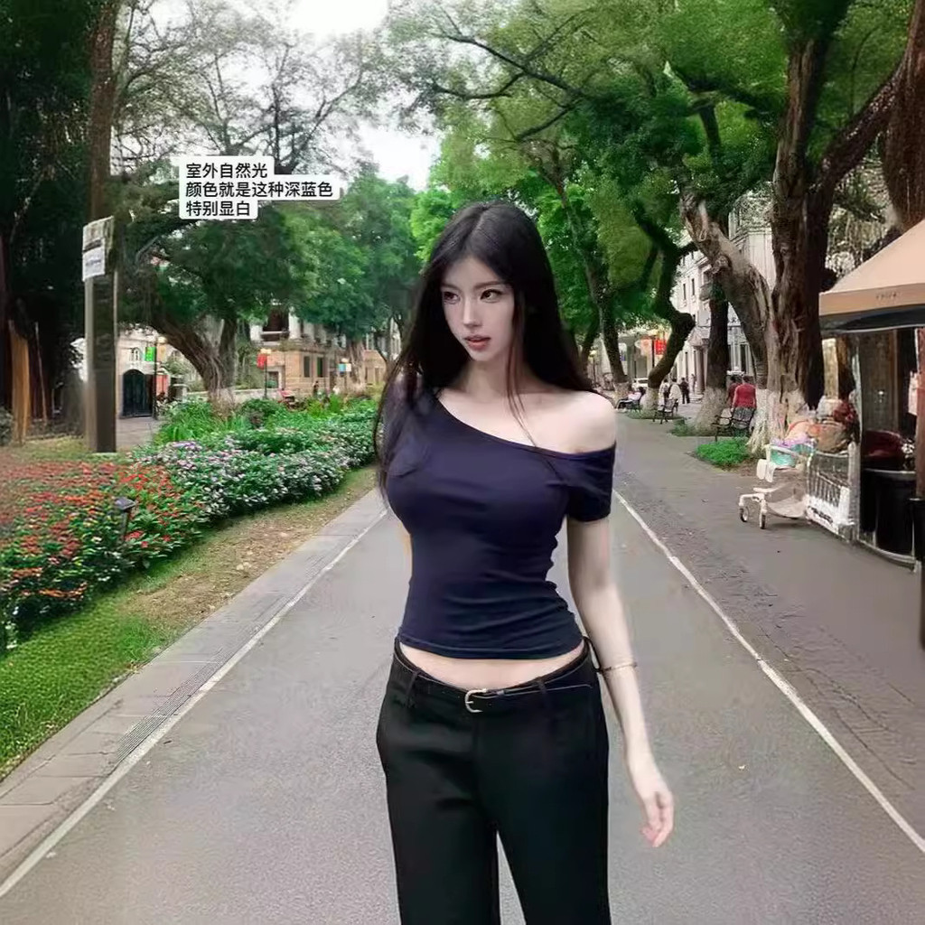 Áo thun ngắn tay màu xanh lệch vai Slim-fit | BigBuy360 - bigbuy360.vn