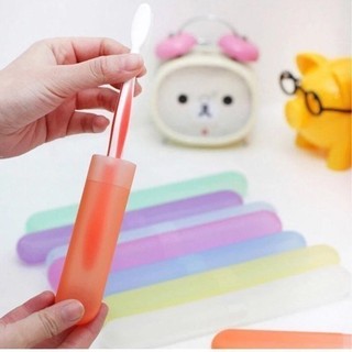 Hộp đựng bàn chải đi du lịch
