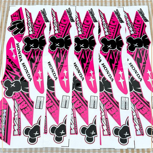 Tem Xe Wave Tem Rời Gấu Dâu Bearbick Màu Hồng Ghép Crom Dán Wave 50/100/110 Chuẩn Phom - Tem Gấu Dâu