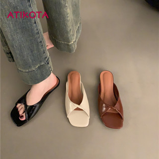 Atikota Nữ Sandal Đế Bằng Thời Trang Mềm Mại Qua Dép Ngoài Trời Học Sinh Thoải Mái Chống Trơn Trượt Dép Đi Biển