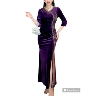 Váy, Đầm  trung niên  xẻ tà vải nhung cổ V nạm đá lá kết đá phối dọc áo, Đầm  nhung xẻ tà nạm đá size 75kg