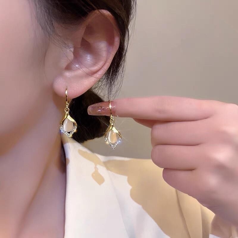 Bông tai hình chiếc lá đá mắt mèo