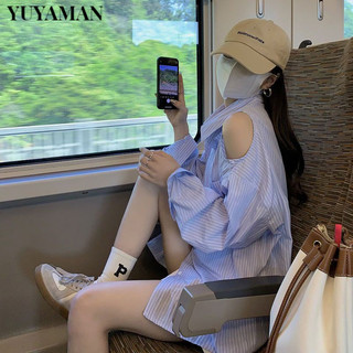 Áo sơ mi nữ COZOKC tay dài dáng rộng trễ vai kẻ sọc thời trang